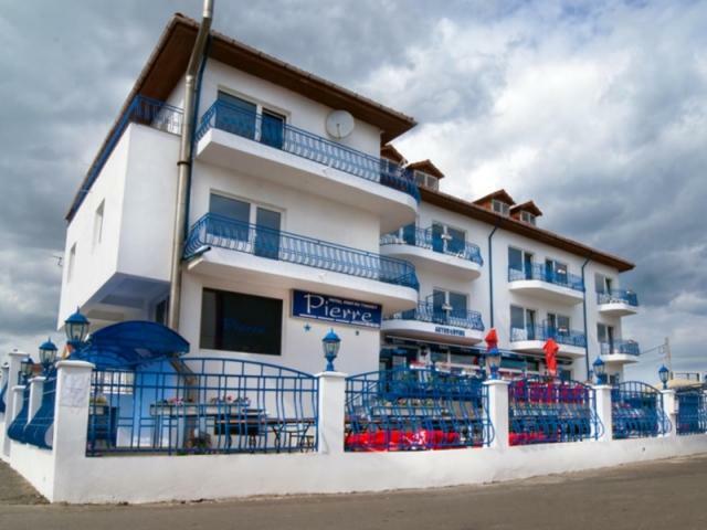 Hostel Pierre Costinesti Buitenkant foto
